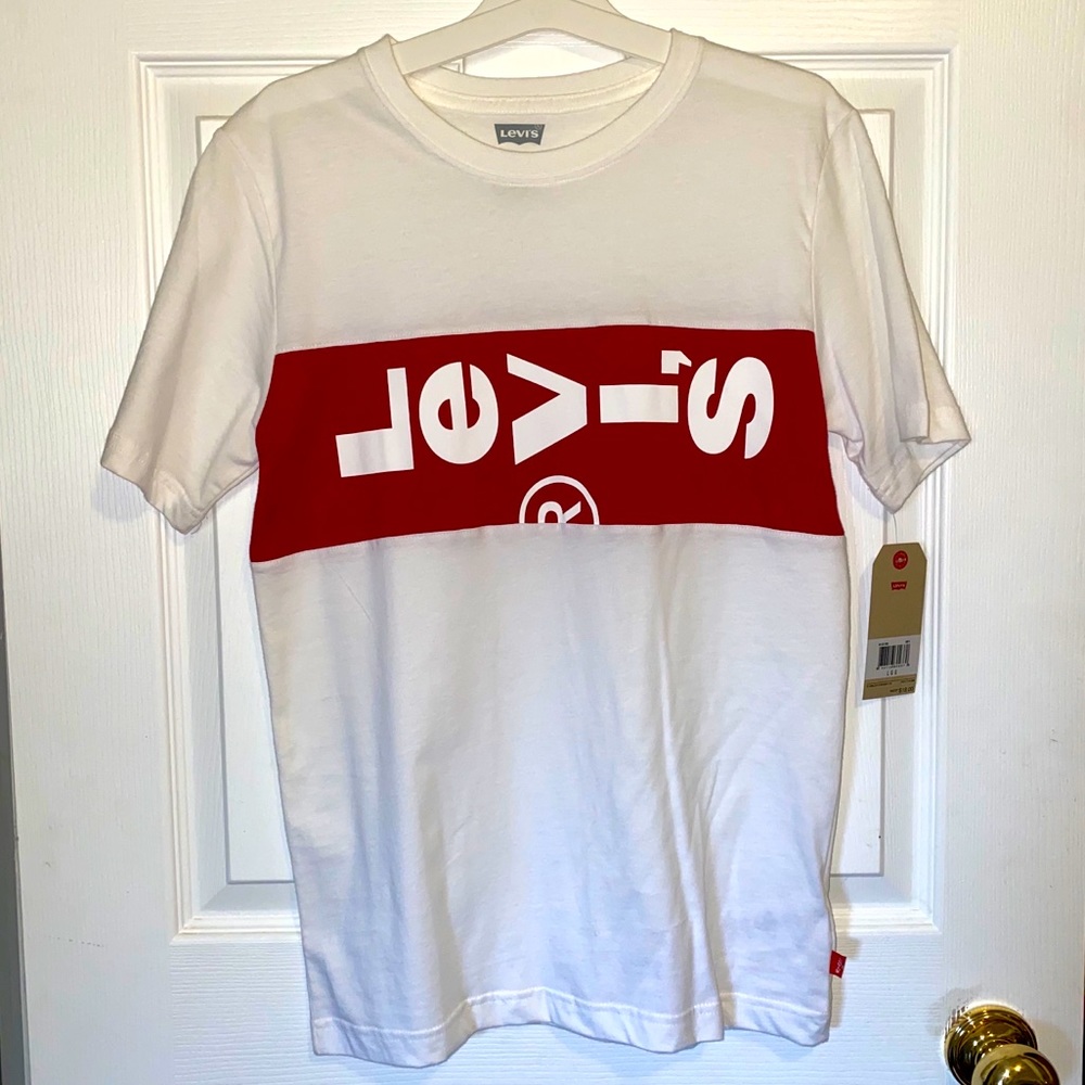 Levi’s t shirt
